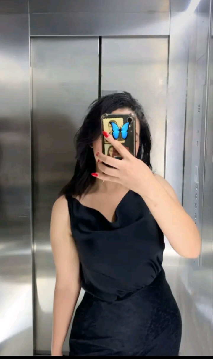L Loubna_XB010